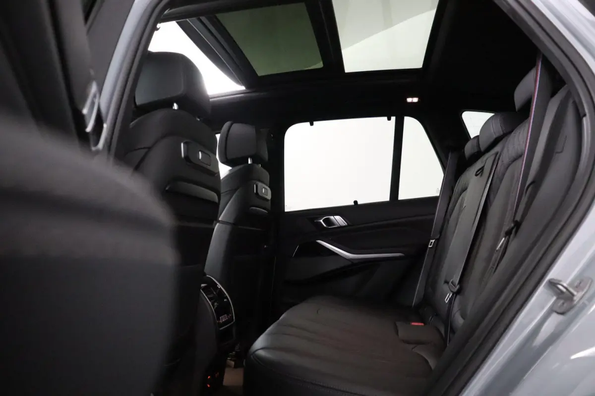 xDrive50e | SOH 100%| Sport Pakket Pro | Panoramadak | Harman Kardon | Stoelverwarming Voor & Achter | Individual Dashboard Leder  | 22'' LM