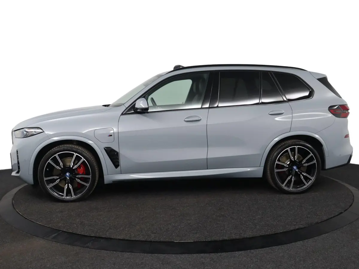 xDrive50e | SOH 100%| Sport Pakket Pro | Panoramadak | Harman Kardon | Stoelverwarming Voor & Achter | Individual Dashboard Leder  | 22'' LM
