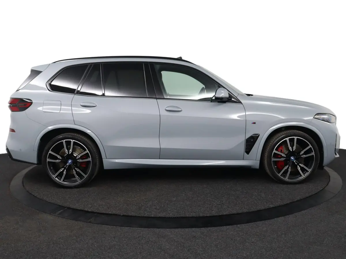 xDrive50e | SOH 100%| Sport Pakket Pro | Panoramadak | Harman Kardon | Stoelverwarming Voor & Achter | Individual Dashboard Leder  | 22'' LM