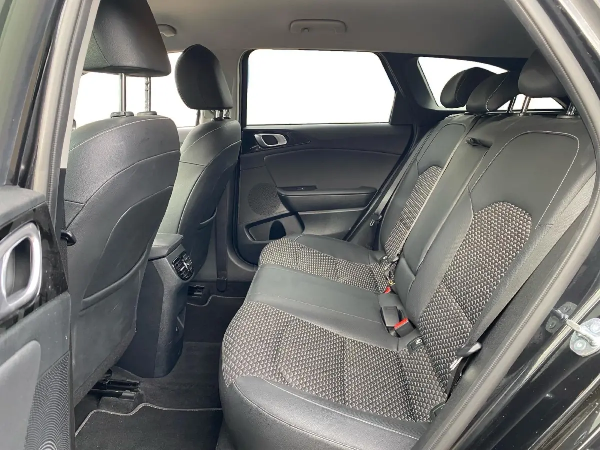 1.5T DynamicPlusLine | Automaat | Stoel + stuur verwarming | Navigatie | Climate control | Elektrische achterklep