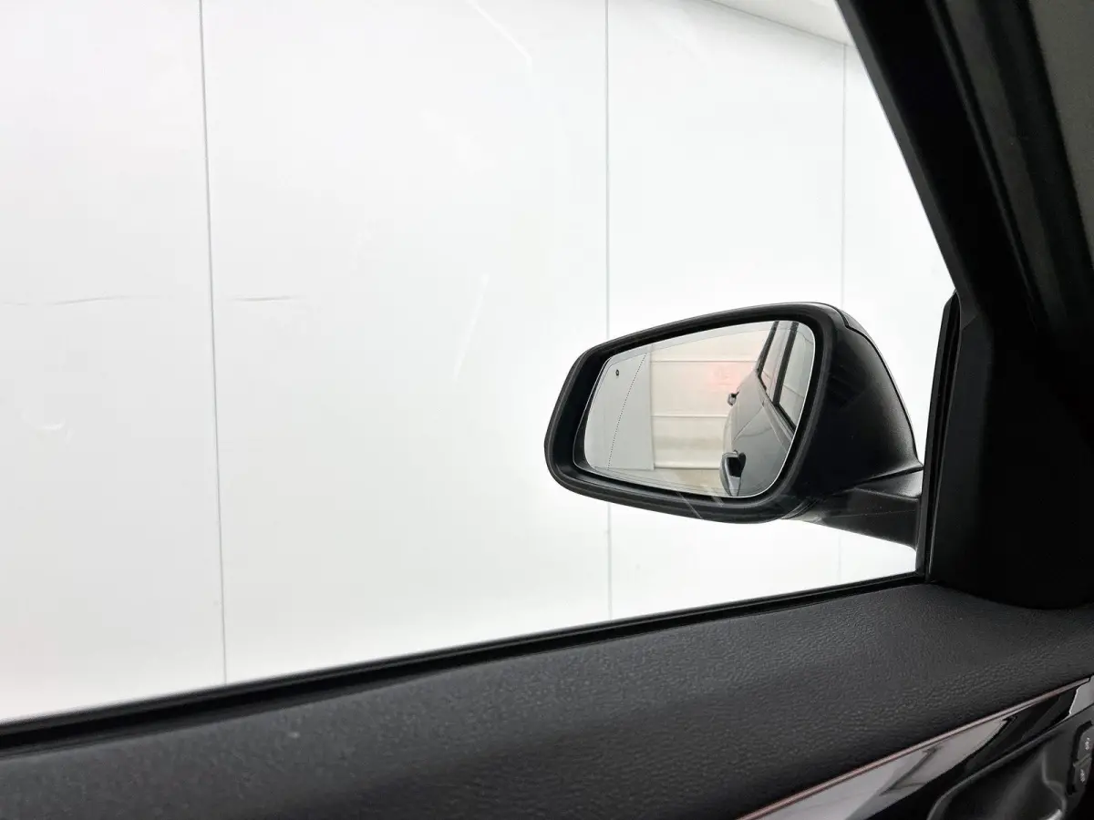 sDrive18i High Executive | Verwarmbare Stoelen & Stuurwiel | Trekhaak | Elektrische Achterklep