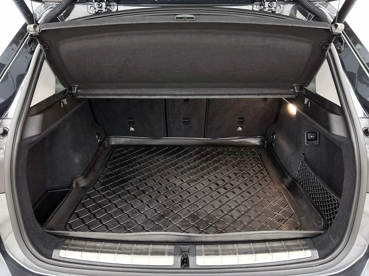 sDrive18i High Executive | Verwarmbare Stoelen & Stuurwiel | Trekhaak | Elektrische Achterklep