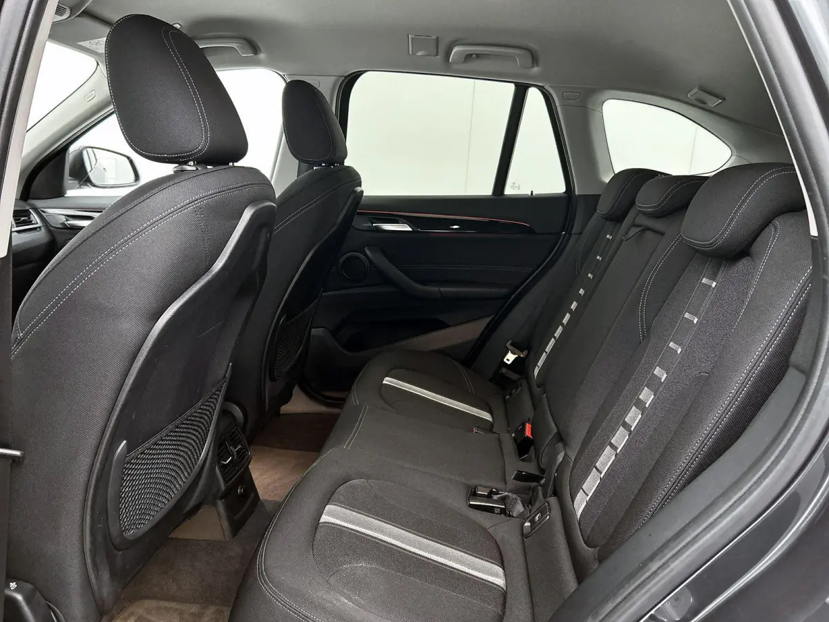sDrive18i High Executive | Verwarmbare Stoelen & Stuurwiel | Trekhaak | Elektrische Achterklep
