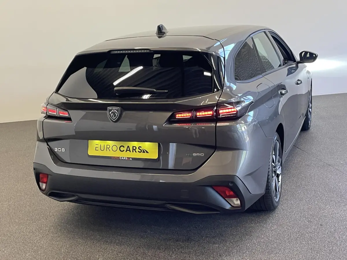 1.6 PHEV 180pk Automaat Active Pack Business Navigatie Apple Carplay/Android Auto PDC VA + Camera 17" LM Velgen Adaptive Cruise Control Full LED Virtual Cockpit