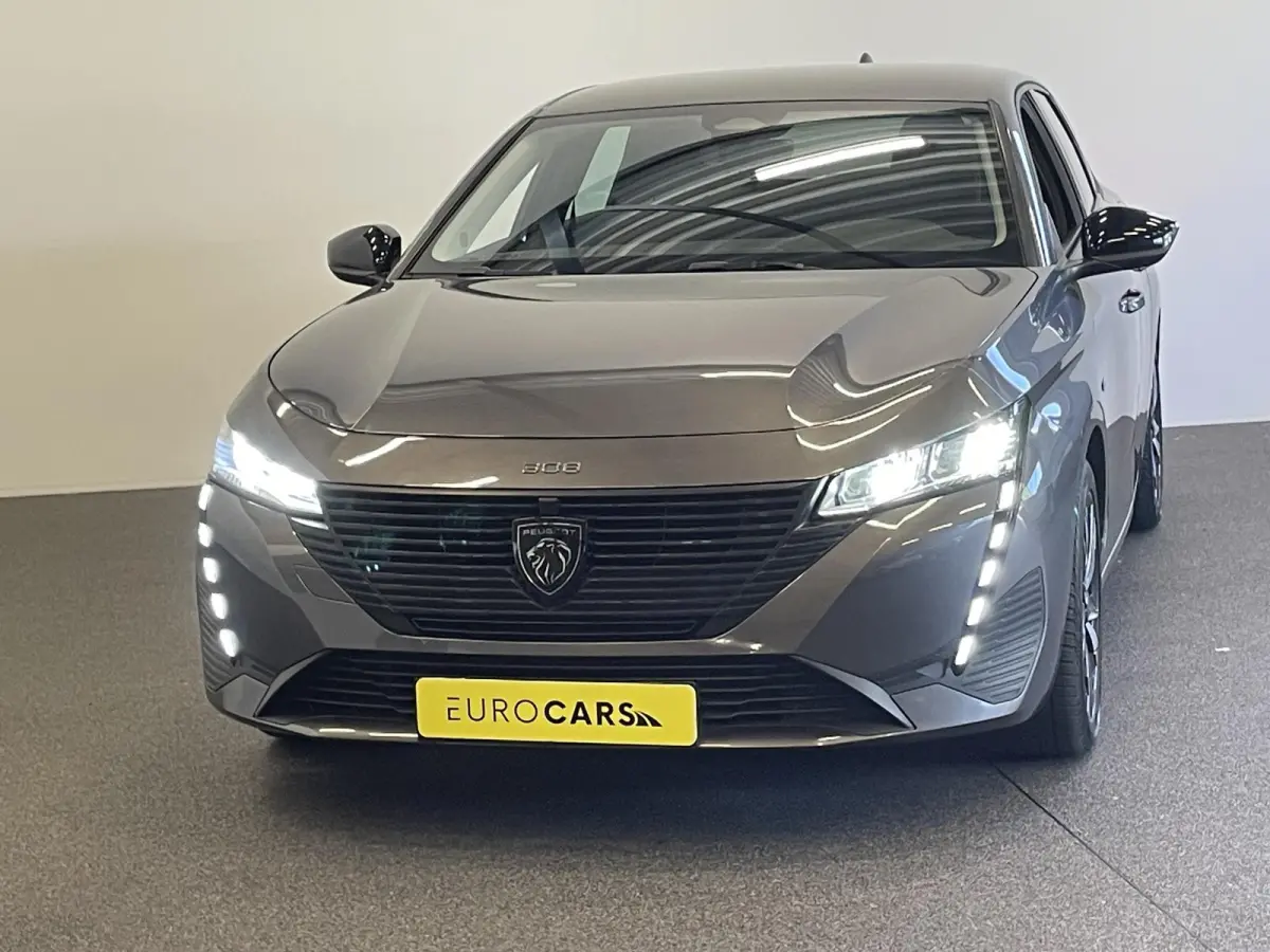 1.6 PHEV 180pk Automaat Active Pack Business Navigatie Apple Carplay/Android Auto PDC VA + Camera 17" LM Velgen Adaptive Cruise Control Full LED Virtual Cockpit