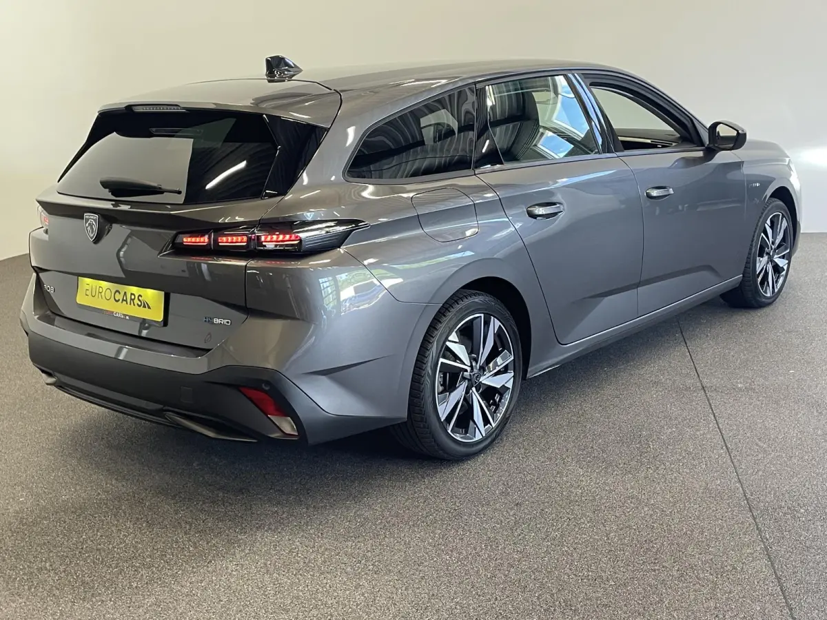 1.6 PHEV 180pk Automaat Active Pack Business Navigatie Apple Carplay/Android Auto PDC VA + Camera 17" LM Velgen Adaptive Cruise Control Full LED Virtual Cockpit