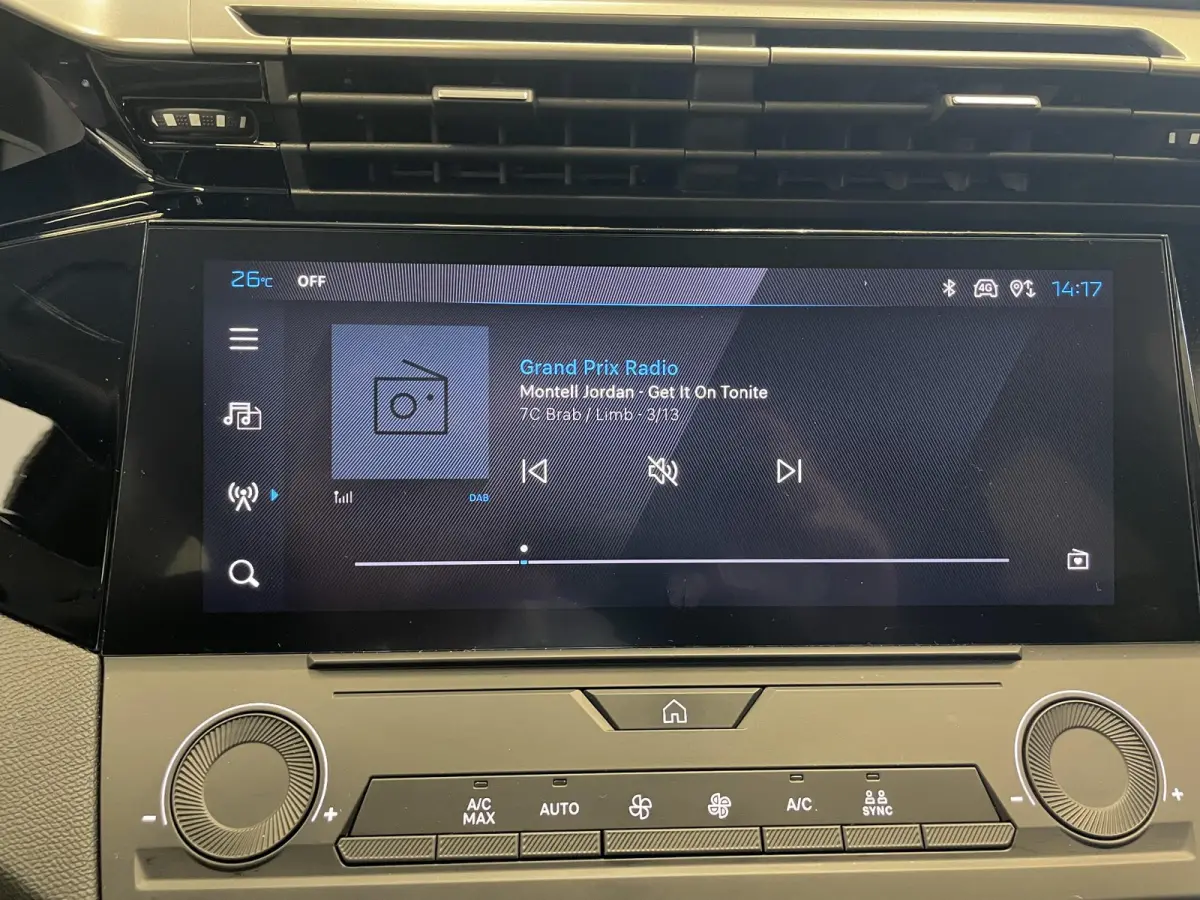 1.6 PHEV 180pk Automaat Active Pack Business Navigatie Apple Carplay/Android Auto PDC VA + Camera 17" LM Velgen Adaptive Cruise Control Full LED Virtual Cockpit