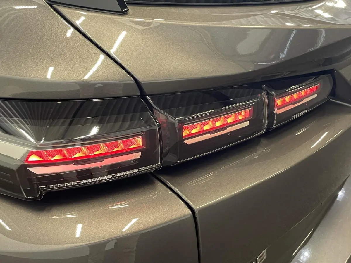 1.6 PHEV 180pk Automaat Active Pack Business Navigatie Apple Carplay/Android Auto PDC VA + Camera 17" LM Velgen Adaptive Cruise Control Full LED Virtual Cockpit