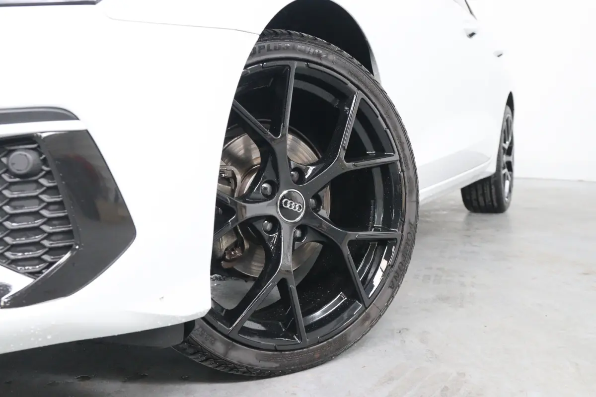 30 TFSI Advanced edition | Open Dak | Afneembare Trekhaak | LED | Sportstoelen | Navi By App | Virtual | Stoelverwarming | Cruise Adaptive | Clima | Parkeersensoren V+A | Keyless