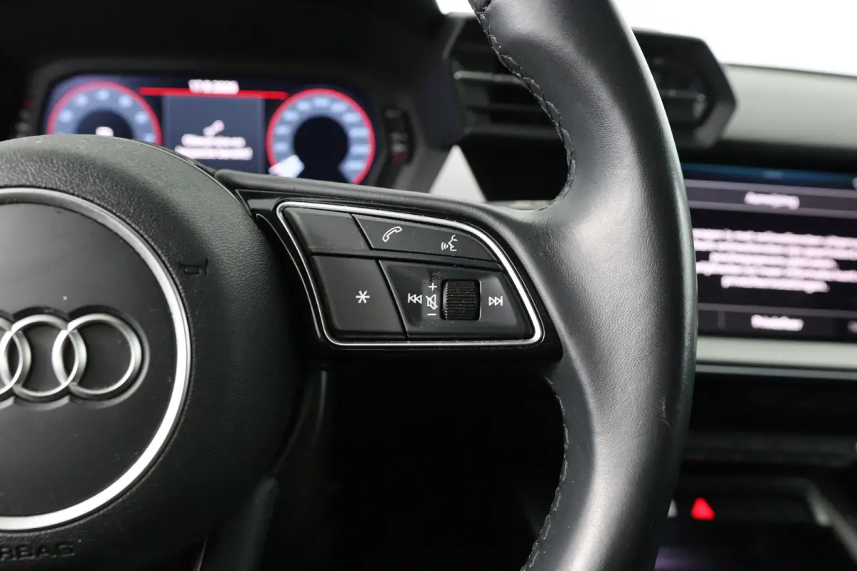 30 TFSI Advanced edition | Open Dak | Afneembare Trekhaak | LED | Sportstoelen | Navi By App | Virtual | Stoelverwarming | Cruise Adaptive | Clima | Parkeersensoren V+A | Keyless