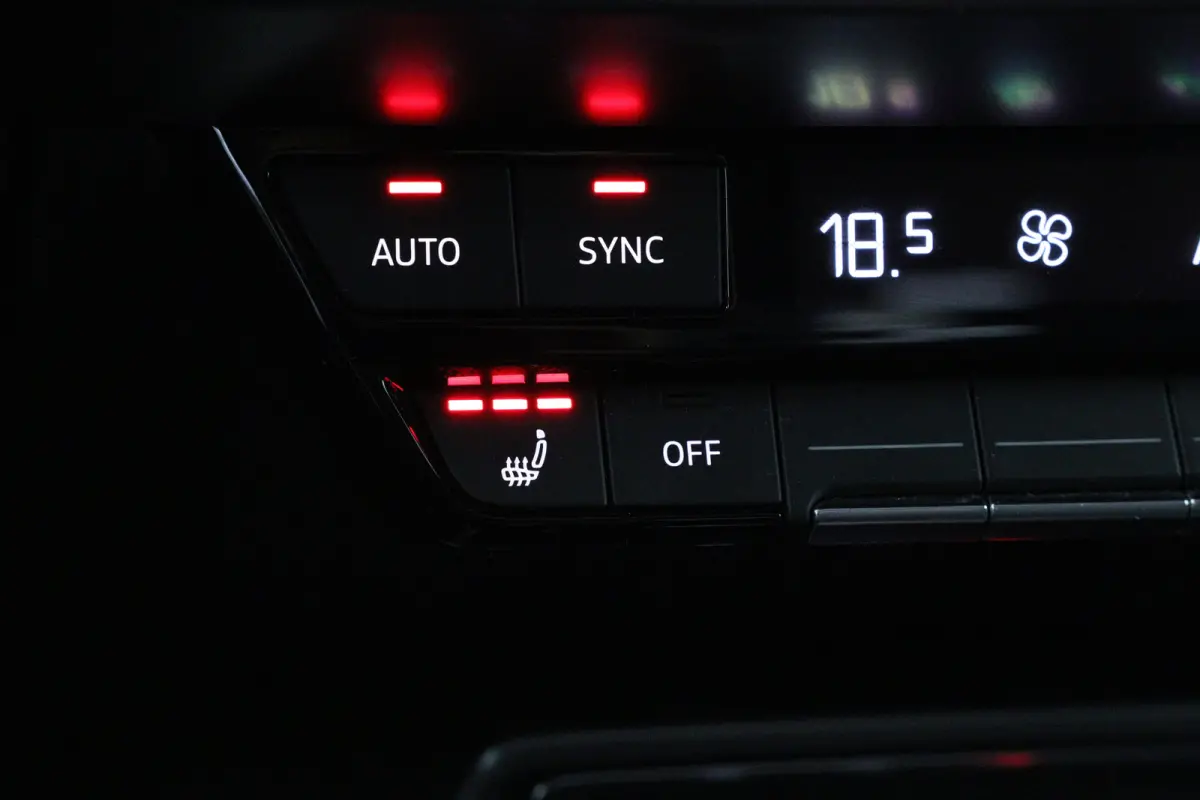 30 TFSI Advanced edition | Open Dak | Afneembare Trekhaak | LED | Sportstoelen | Navi By App | Virtual | Stoelverwarming | Cruise Adaptive | Clima | Parkeersensoren V+A | Keyless