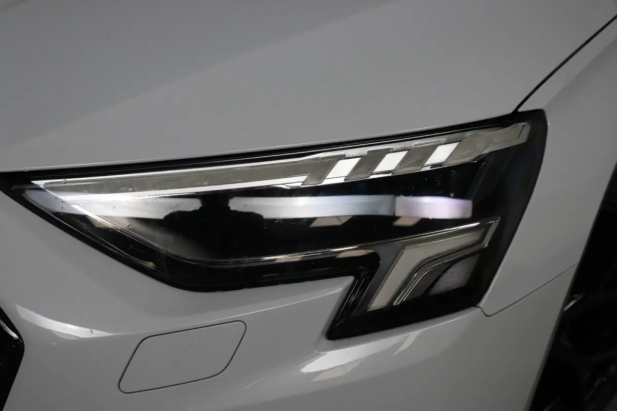 30 TFSI Advanced edition | Open Dak | Afneembare Trekhaak | LED | Sportstoelen | Navi By App | Virtual | Stoelverwarming | Cruise Adaptive | Clima | Parkeersensoren V+A | Keyless