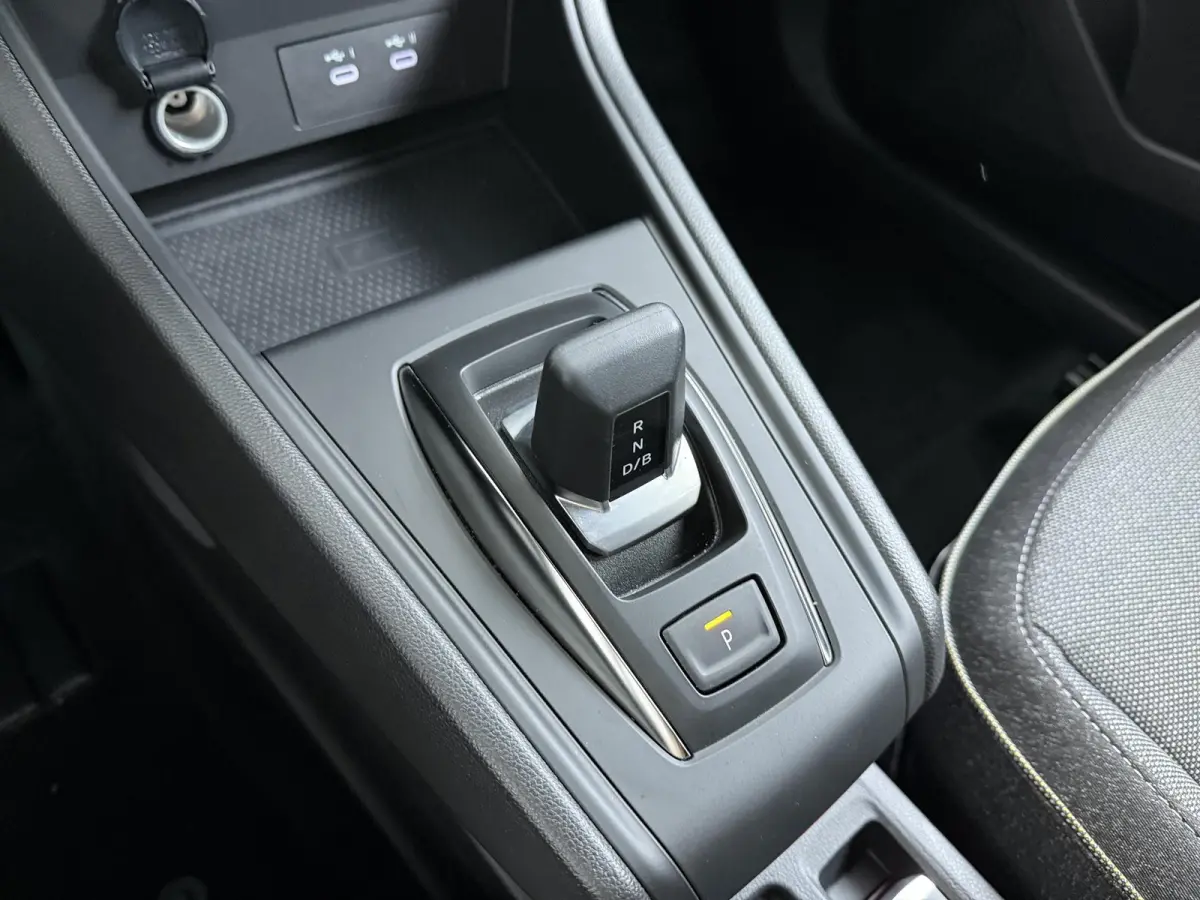 techno full hybrid E-Tech 160 | Google Navigatie | Achteruitrijcamera | Apple CarPlay |