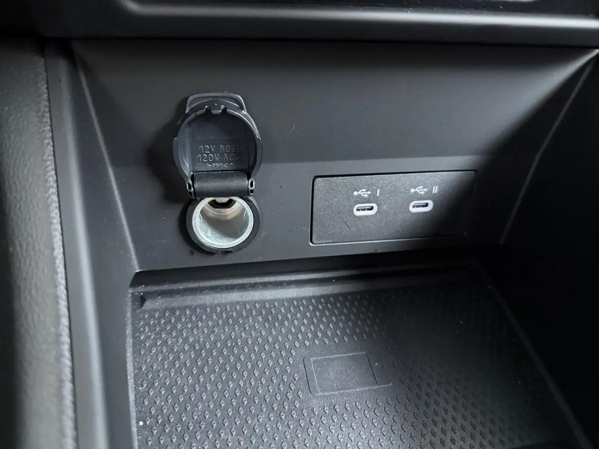 techno full hybrid E-Tech 160 | Google Navigatie | Achteruitrijcamera | Apple CarPlay |