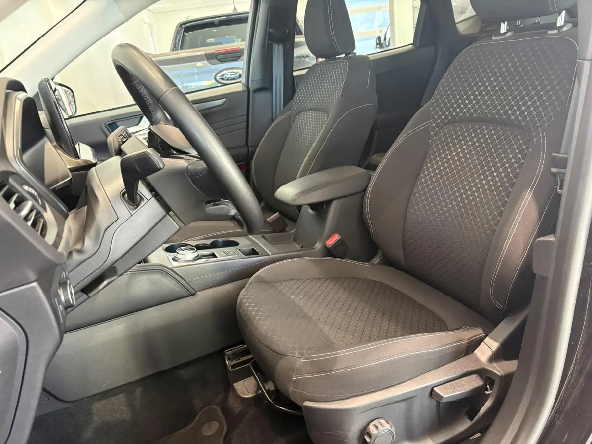 2.5 PHEV Titanium ALL WEATHER BANDEN | APPLE CARPLAY | ELEKTRISCH WEGKLAPBARE TREKHAAK | CRUISE CONTROL | DEALER ONDERHOUDEN