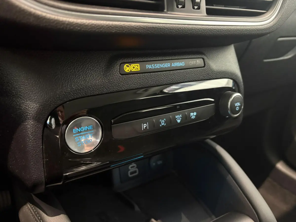 2.5 PHEV Titanium ALL WEATHER BANDEN | APPLE CARPLAY | ELEKTRISCH WEGKLAPBARE TREKHAAK | CRUISE CONTROL | DEALER ONDERHOUDEN