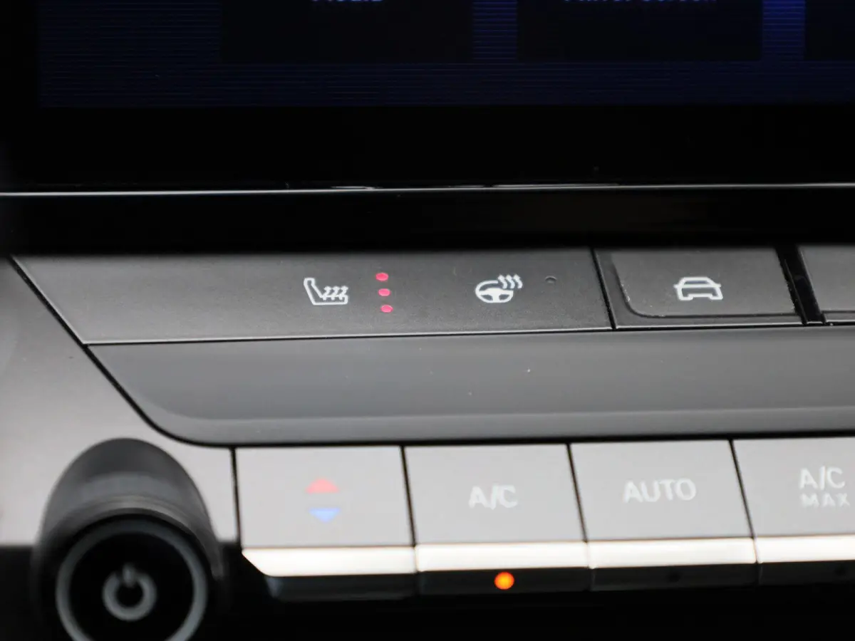 1.2 Turbo Edition | 110pk | 40.000km | Apple Carplay/Android Auto | Parkeersensoren Voor + Achter |