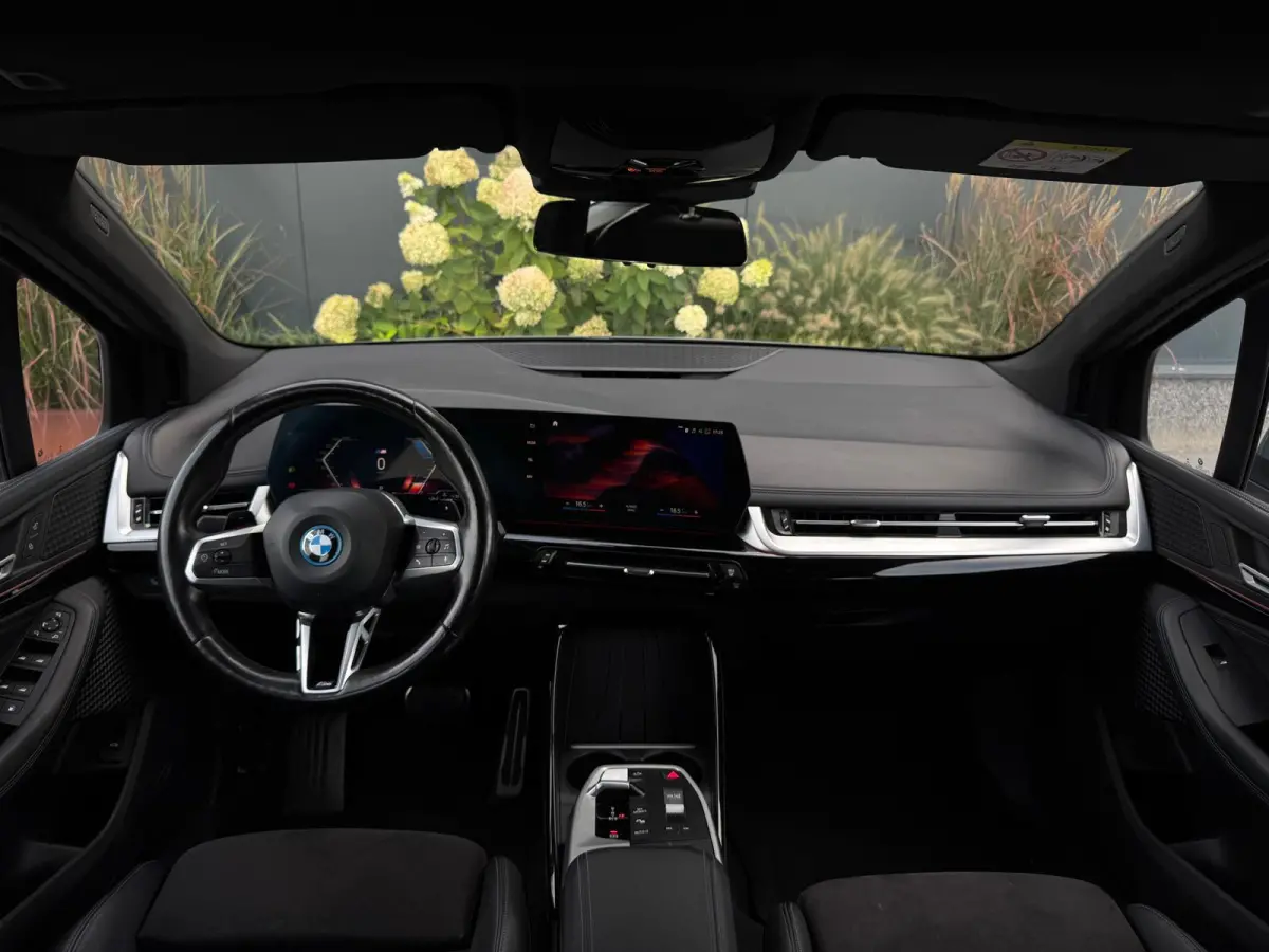 225e xDrive M PACK M24 LEDER|NAVI|LED|CR CONTROL|CAMERA