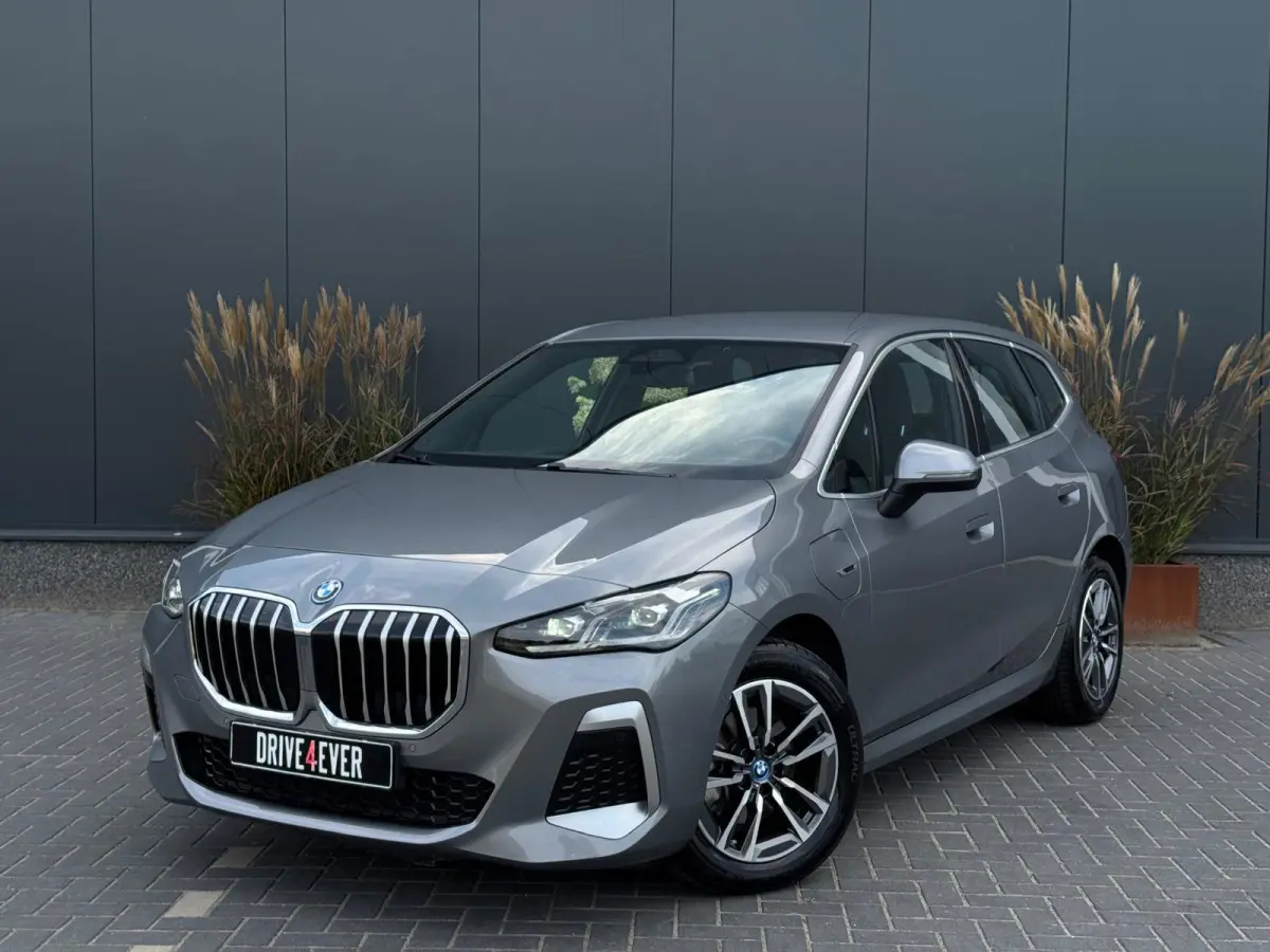 225e xDrive M PACK M24 LEDER|NAVI|LED|CR CONTROL|CAMERA