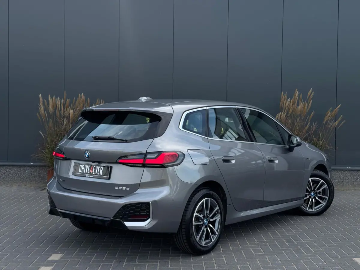 225e xDrive M PACK M24 LEDER|NAVI|LED|CR CONTROL|CAMERA