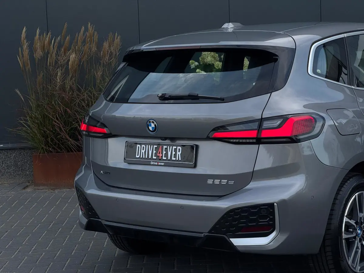 225e xDrive M PACK M24 LEDER|NAVI|LED|CR CONTROL|CAMERA