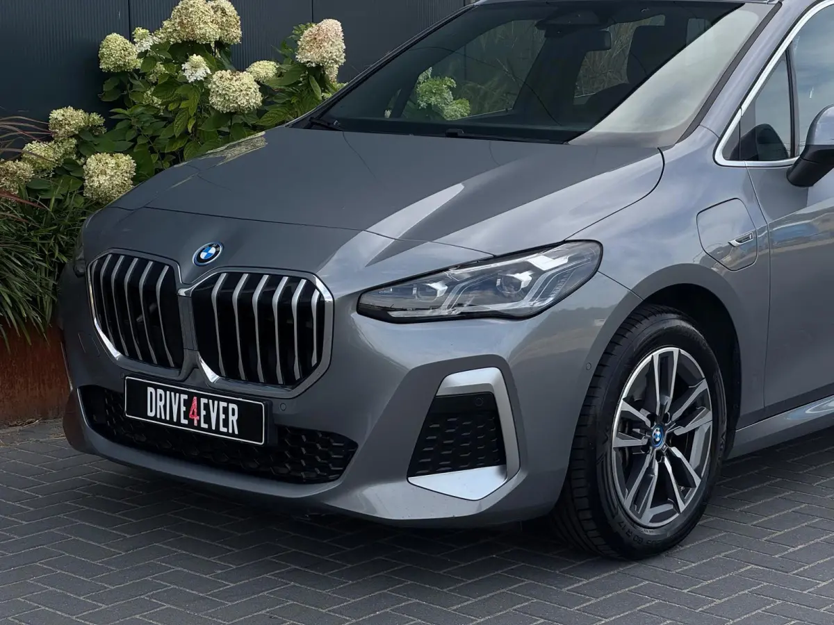225e xDrive M PACK M24 LEDER|NAVI|LED|CR CONTROL|CAMERA