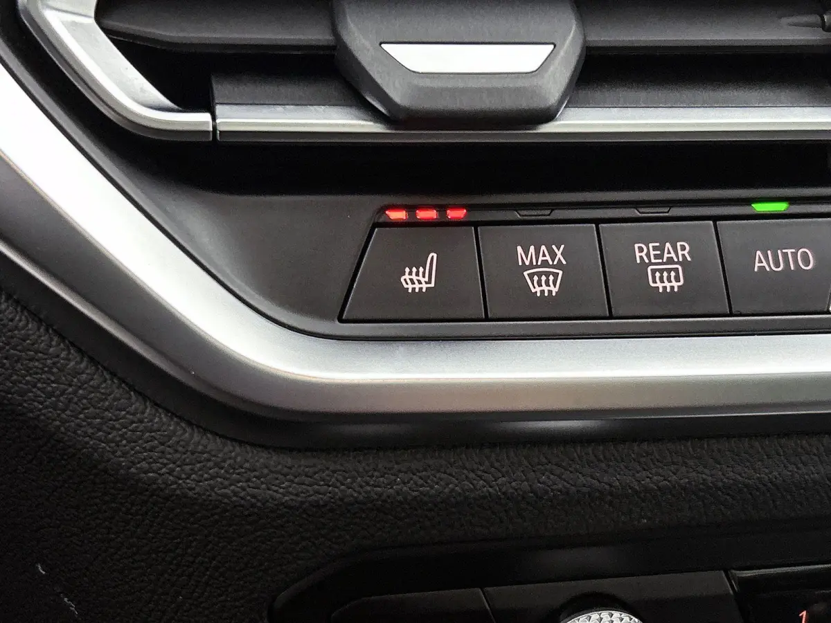 M340i xDrive High Executive | PANORAMADAK | 360 CAMERA | SPORTSTOELEN | HEAD UP | APPLE CARPLAY - ANDROID AUTO | MEMORY | ELEKTRISCHE KOFFERKLEP | HARMAN KARDON | STOELVERWARMING | ADAPTIVE 