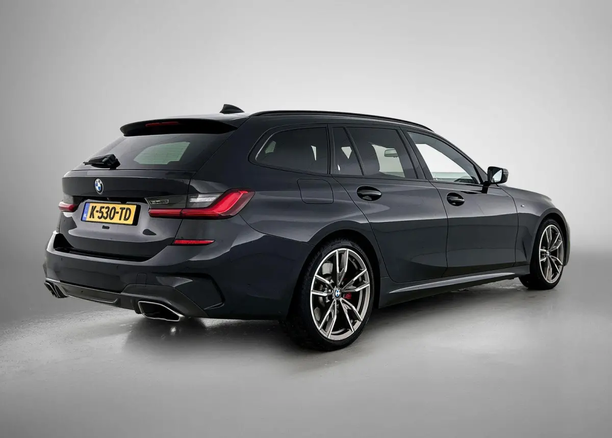 M340i xDrive High Executive | PANORAMADAK | 360 CAMERA | SPORTSTOELEN | HEAD UP | APPLE CARPLAY - ANDROID AUTO | MEMORY | ELEKTRISCHE KOFFERKLEP | HARMAN KARDON | STOELVERWARMING | ADAPTIVE 