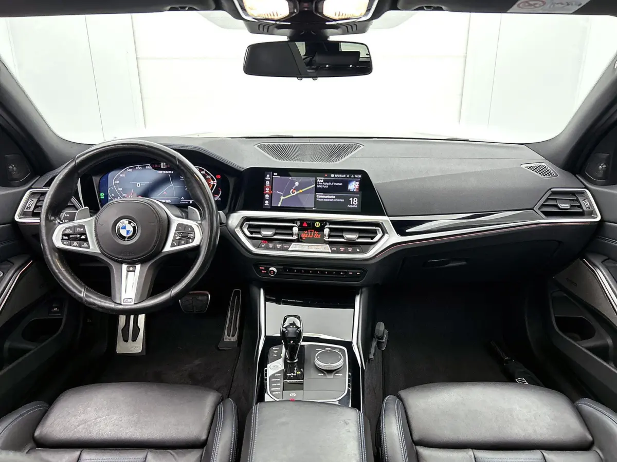 M340i xDrive High Executive | PANORAMADAK | 360 CAMERA | SPORTSTOELEN | HEAD UP | APPLE CARPLAY - ANDROID AUTO | MEMORY | ELEKTRISCHE KOFFERKLEP | HARMAN KARDON | STOELVERWARMING | ADAPTIVE 