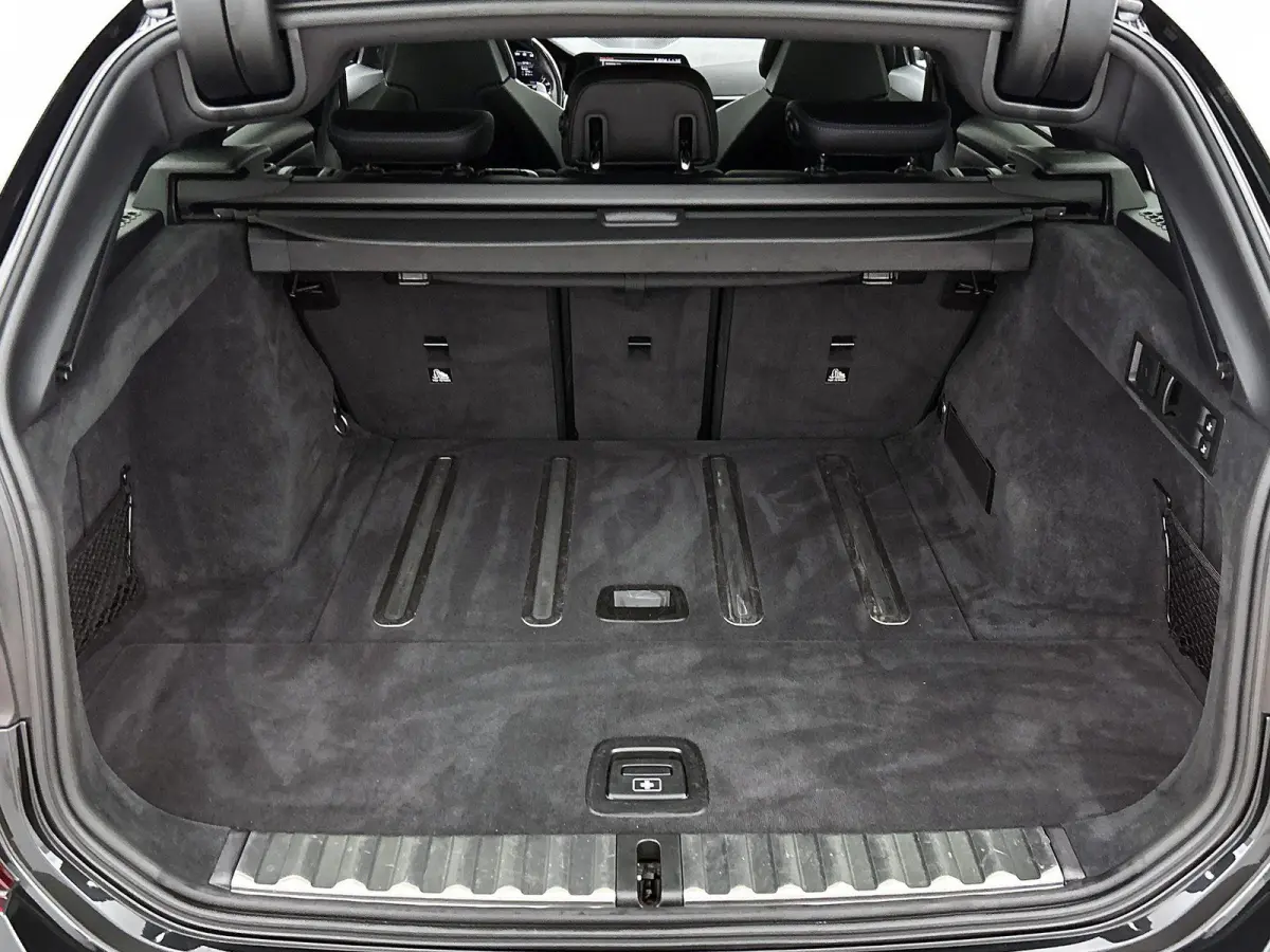 M340i xDrive High Executive | PANORAMADAK | 360 CAMERA | SPORTSTOELEN | HEAD UP | APPLE CARPLAY - ANDROID AUTO | MEMORY | ELEKTRISCHE KOFFERKLEP | HARMAN KARDON | STOELVERWARMING | ADAPTIVE 