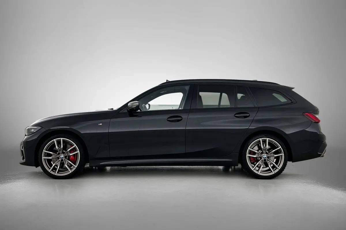 M340i xDrive High Executive | PANORAMADAK | 360 CAMERA | SPORTSTOELEN | HEAD UP | APPLE CARPLAY - ANDROID AUTO | MEMORY | ELEKTRISCHE KOFFERKLEP | HARMAN KARDON | STOELVERWARMING | ADAPTIVE 