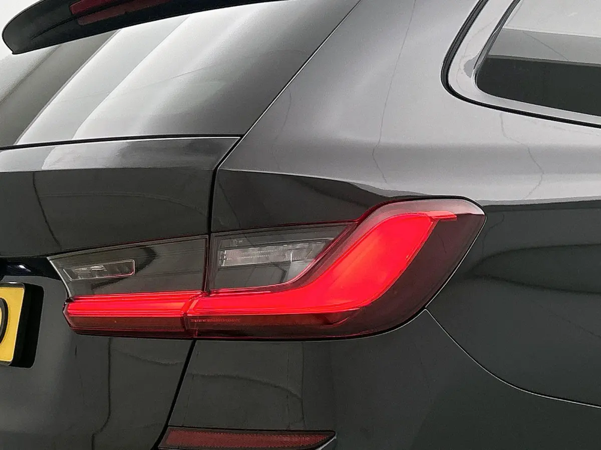 M340i xDrive High Executive | PANORAMADAK | 360 CAMERA | SPORTSTOELEN | HEAD UP | APPLE CARPLAY - ANDROID AUTO | MEMORY | ELEKTRISCHE KOFFERKLEP | HARMAN KARDON | STOELVERWARMING | ADAPTIVE 