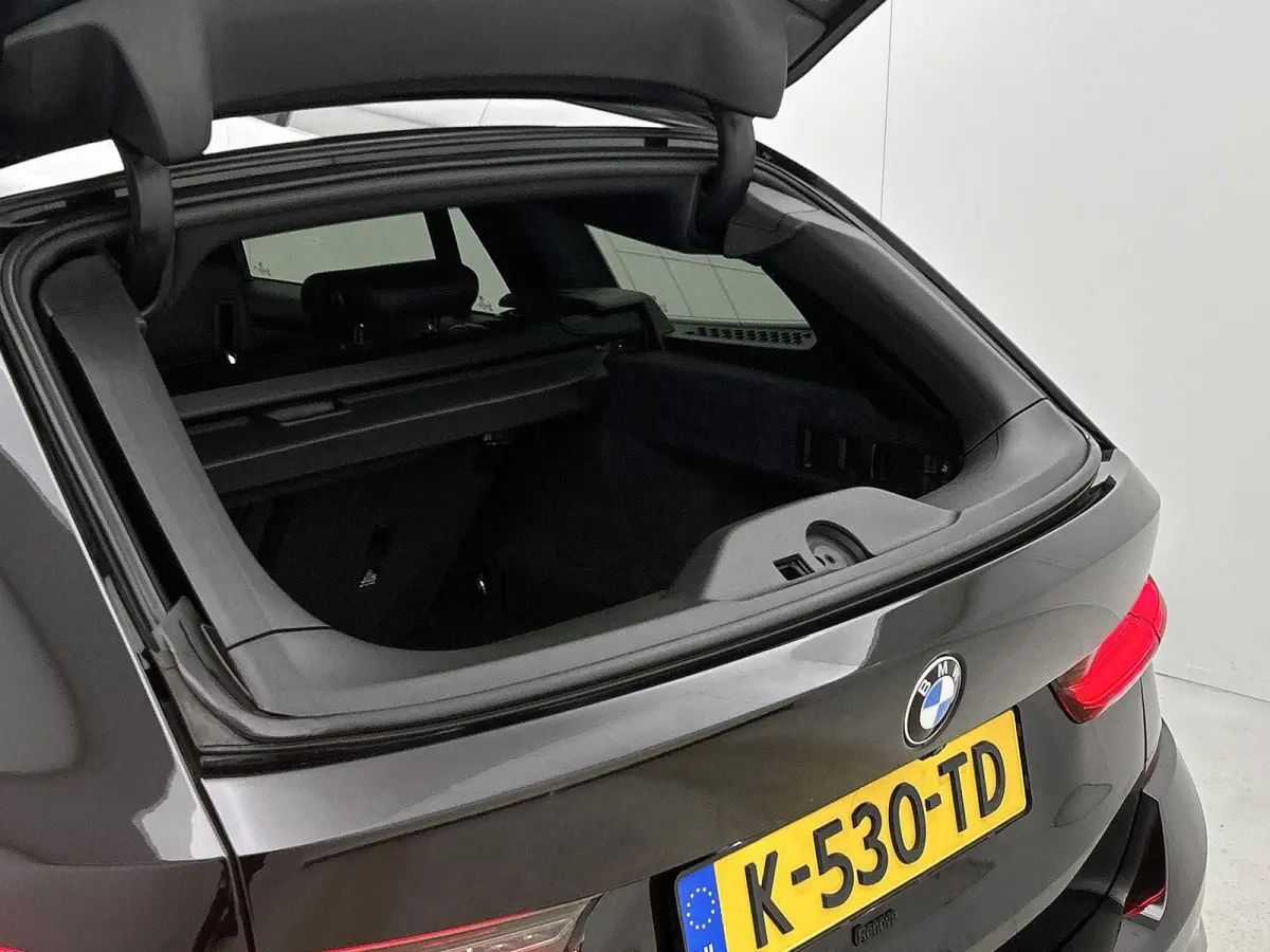 M340i xDrive High Executive | PANORAMADAK | 360 CAMERA | SPORTSTOELEN | HEAD UP | APPLE CARPLAY - ANDROID AUTO | MEMORY | ELEKTRISCHE KOFFERKLEP | HARMAN KARDON | STOELVERWARMING | ADAPTIVE 