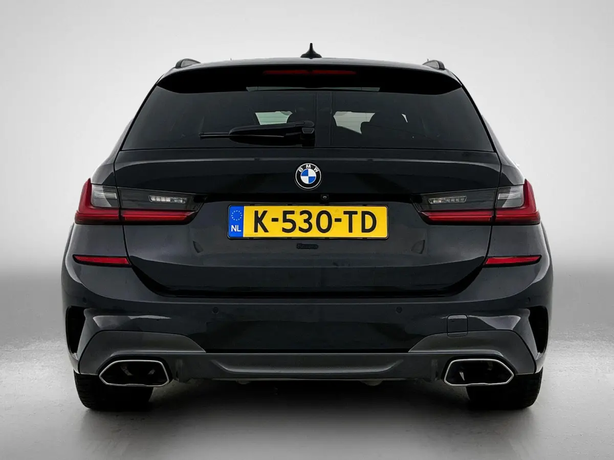 M340i xDrive High Executive | PANORAMADAK | 360 CAMERA | SPORTSTOELEN | HEAD UP | APPLE CARPLAY - ANDROID AUTO | MEMORY | ELEKTRISCHE KOFFERKLEP | HARMAN KARDON | STOELVERWARMING | ADAPTIVE 