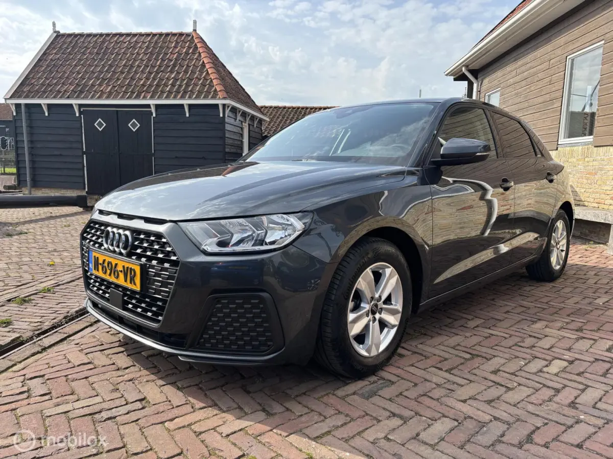 25 TFSI Pro Line NL-AUTO NAP CARPLAY ETC
