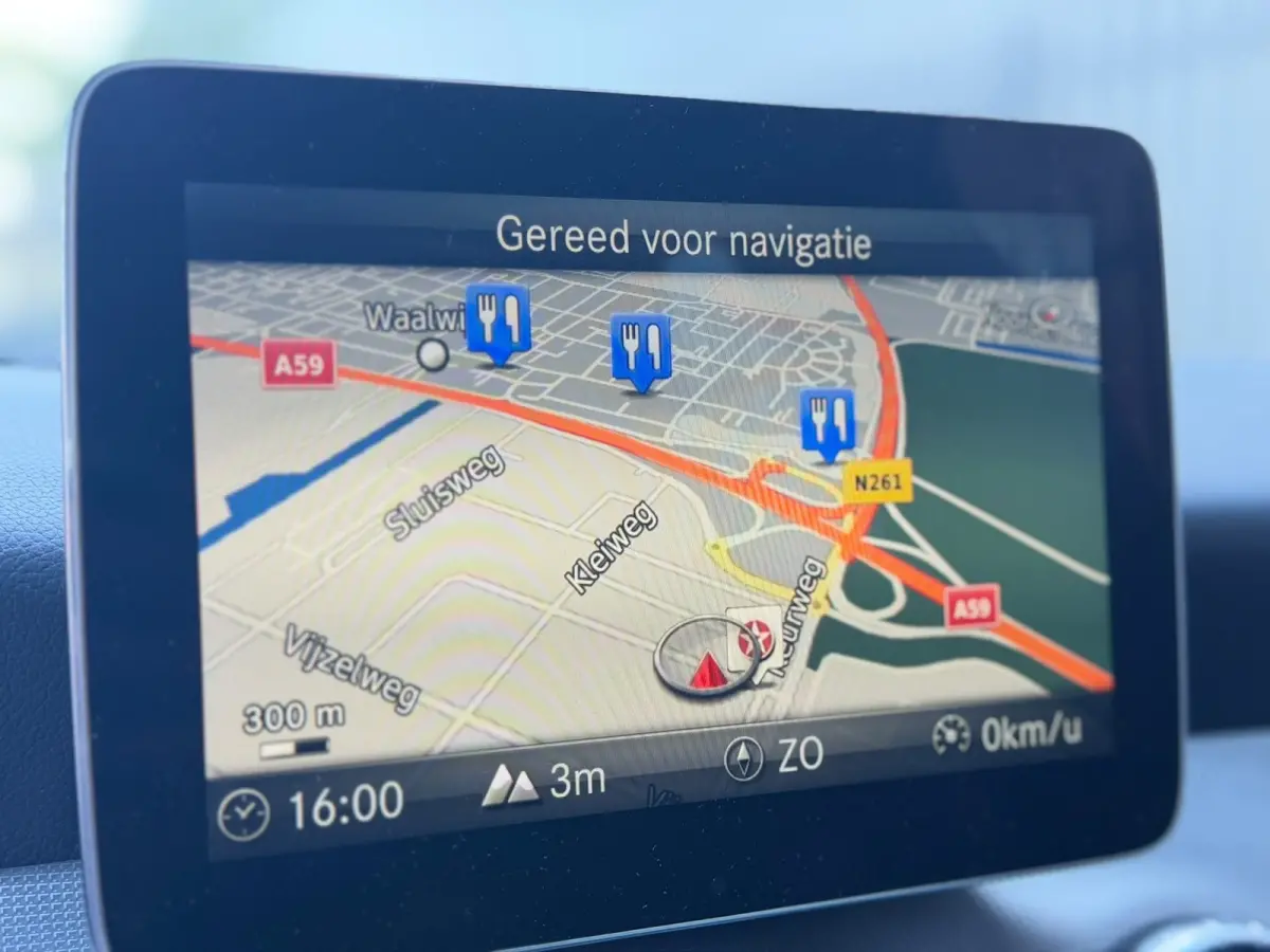 200 Ambition(NL-auto, Goed OndH, Navi, Carplay StoelV, Parkeersensoren V+A, Etc)