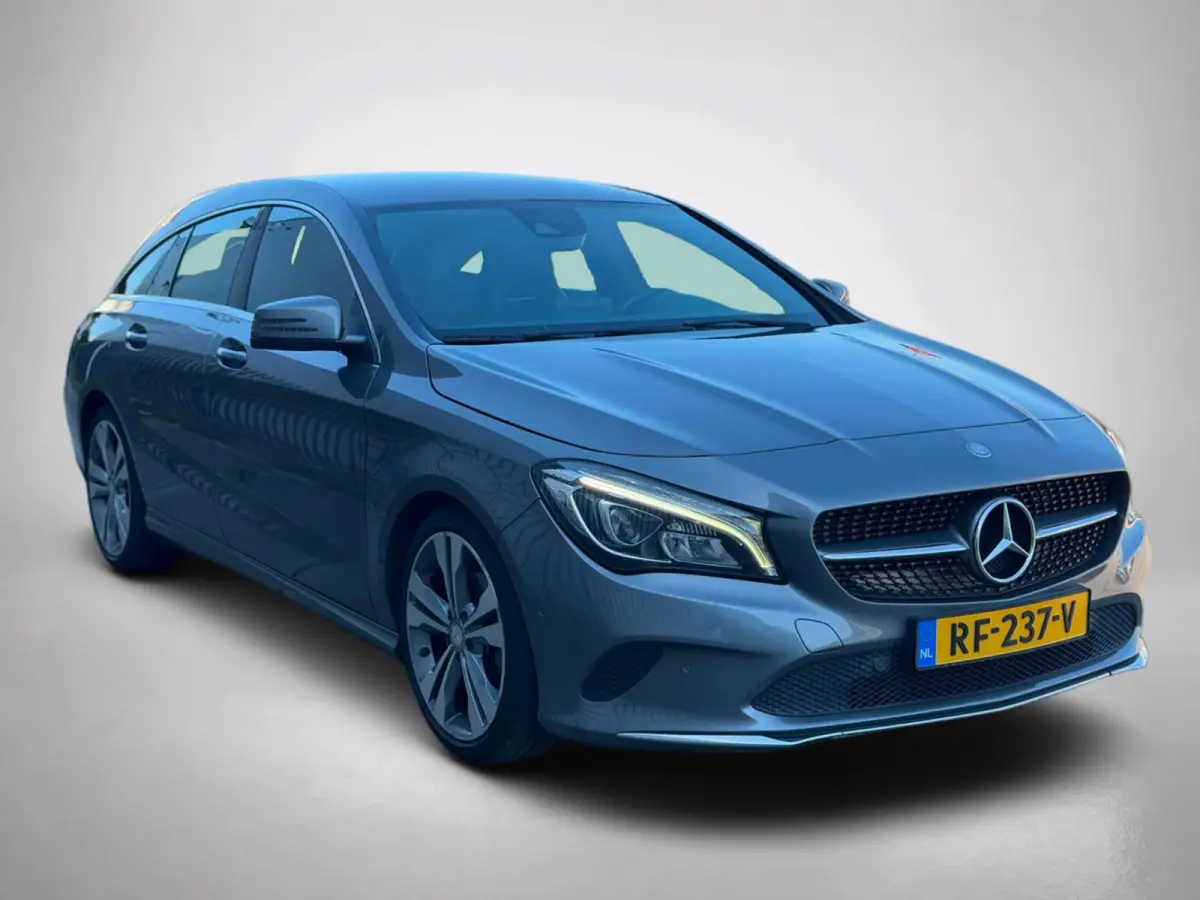 200 Ambition(NL-auto, Goed OndH, Navi, Carplay StoelV, Parkeersensoren V+A, Etc)