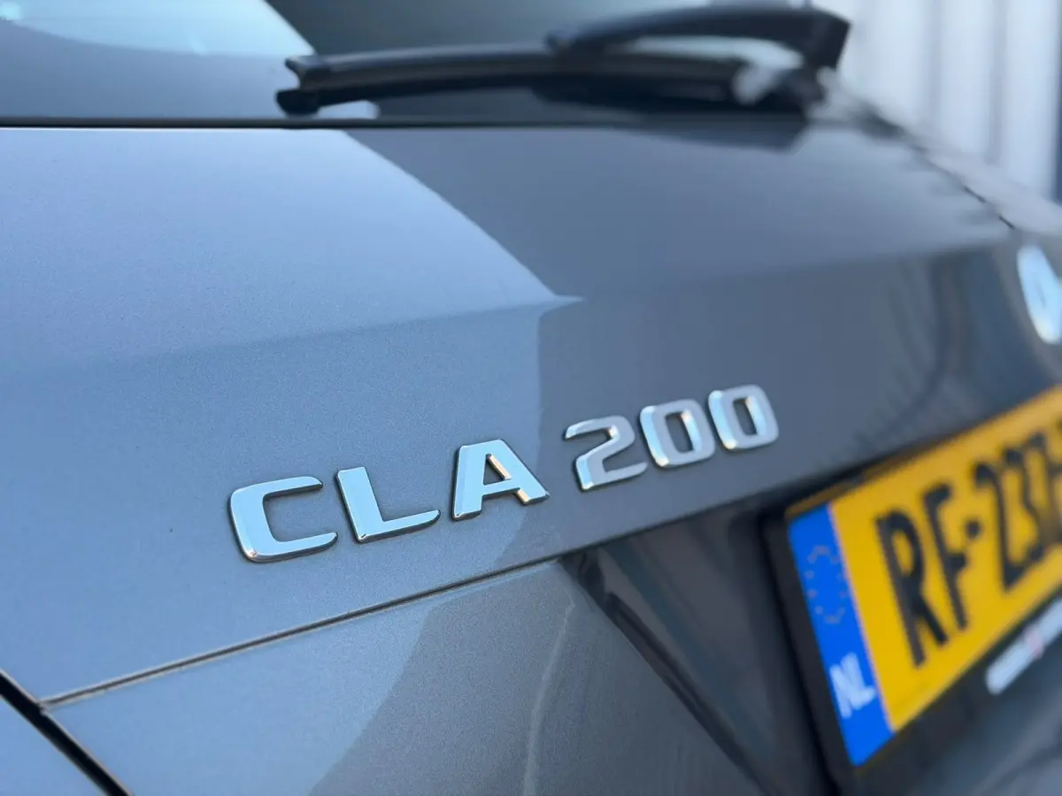 200 Ambition(NL-auto, Goed OndH, Navi, Carplay StoelV, Parkeersensoren V+A, Etc)