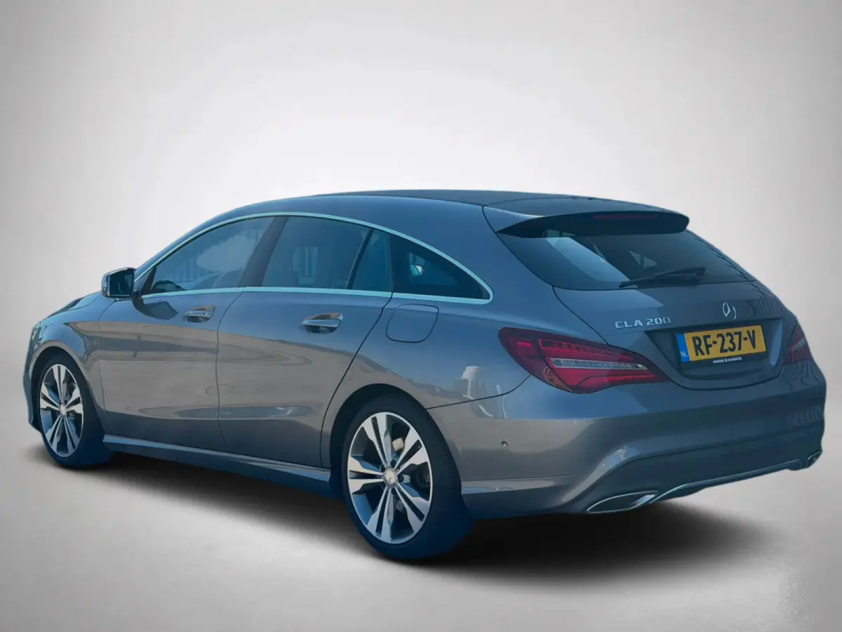 200 Ambition(NL-auto, Goed OndH, Navi, Carplay StoelV, Parkeersensoren V+A, Etc)