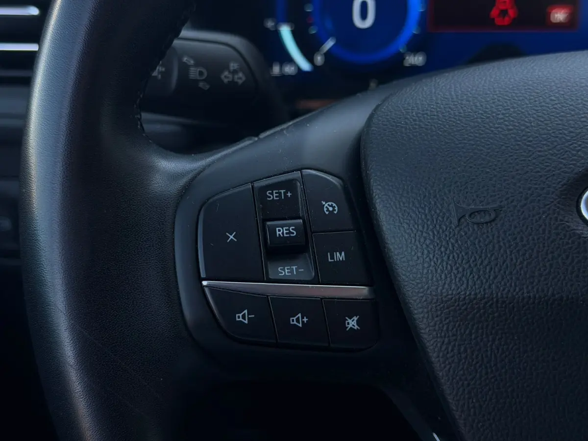 2.5 PHEV Titanium(Goed OnderH, Navi, Parkeersensor V+A, Cruise Con, Digitale Dash, Etc)