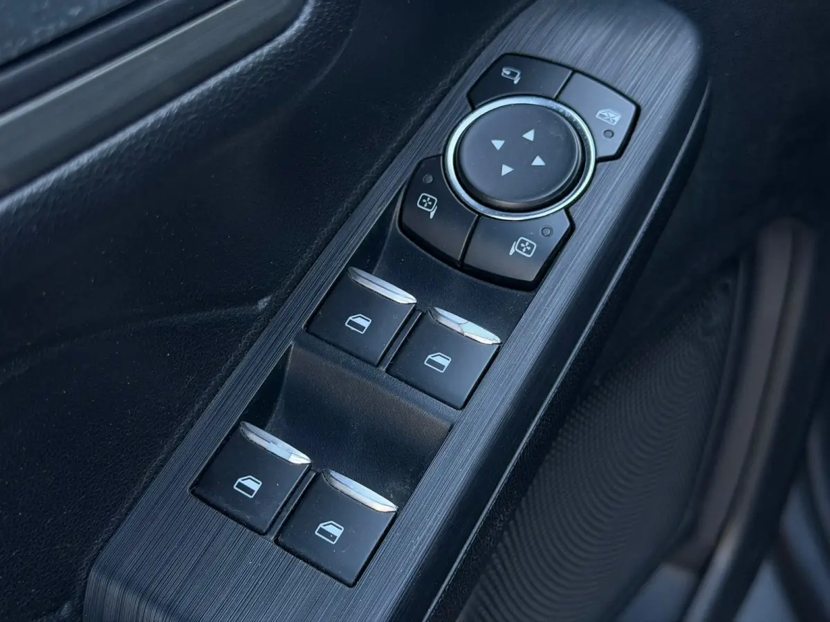 2.5 PHEV Titanium(Goed OnderH, Navi, Parkeersensor V+A, Cruise Con, Digitale Dash, Etc)