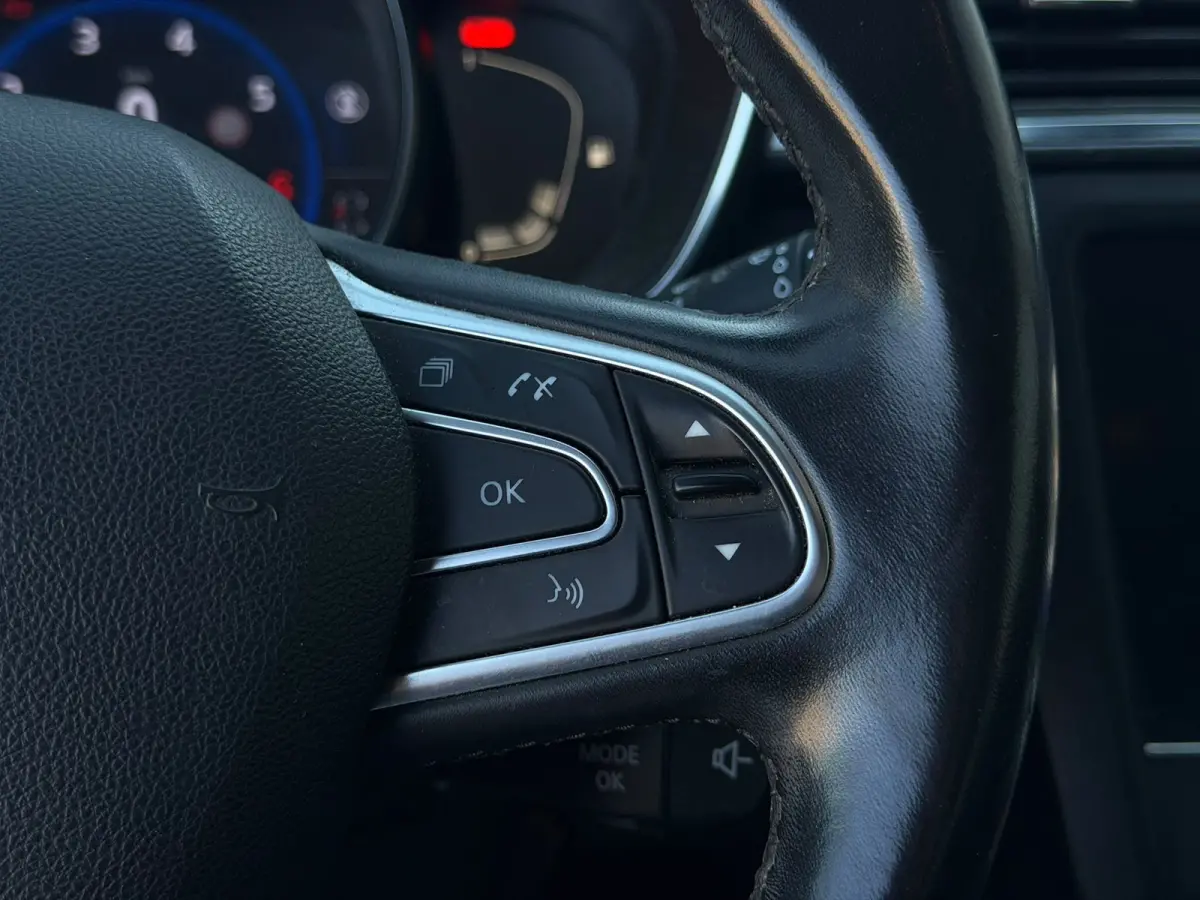 1.3 TCe Intens(Goed OnderH, Trekhaak, StoelV, Navi, Parkeersensoren V+A, Etc)