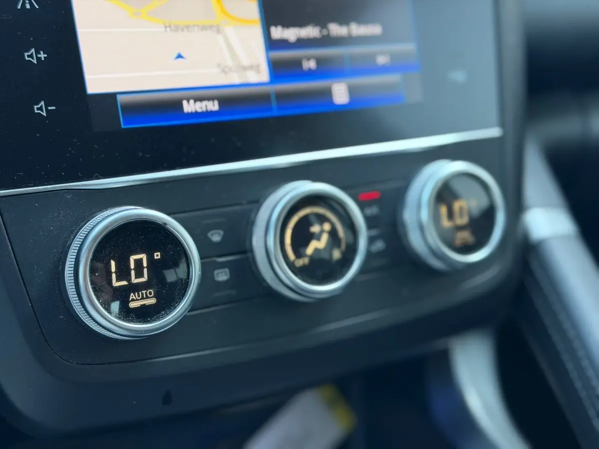 1.3 TCe Intens(Goed OnderH, Trekhaak, StoelV, Navi, Parkeersensoren V+A, Etc)