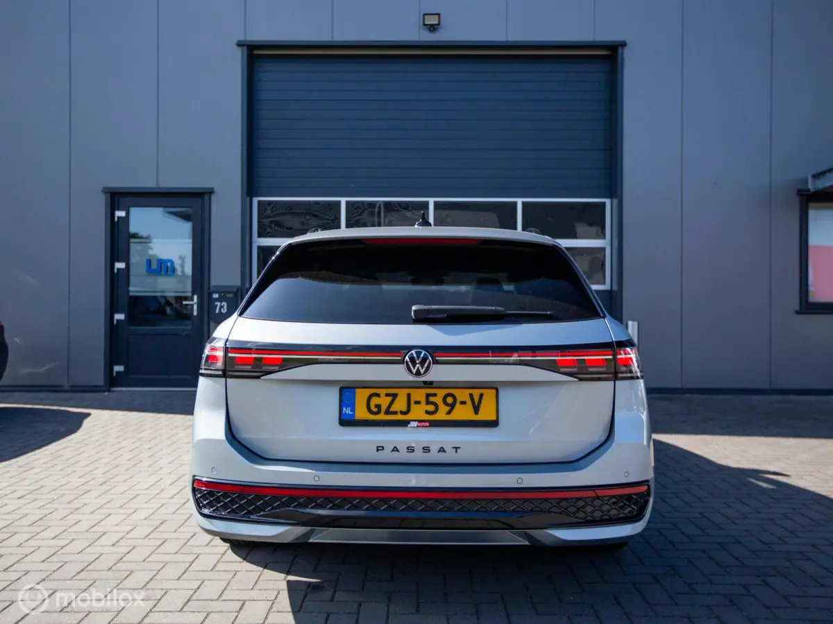 1.5 eTSI R-Line Massage|PANO|Trekh