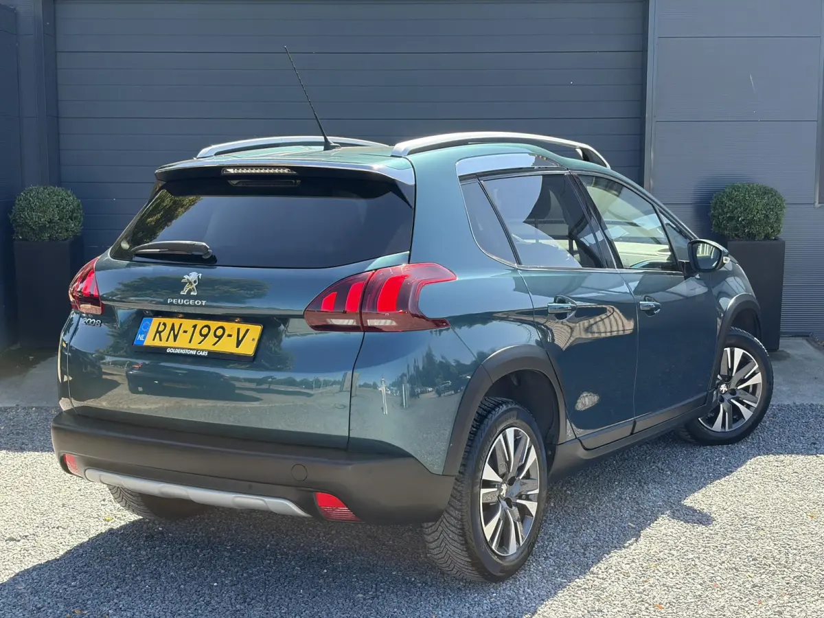 1.2 PureTech Allure D-riem vv in 02-2026 l Pano l Carplay l Camera l Halfleder l 110pk l Dealer Onderhouden l 2e Eigenaar l Navi l Clima l Cruise l Pdc l Lm velgen l Apk tot 02-2027