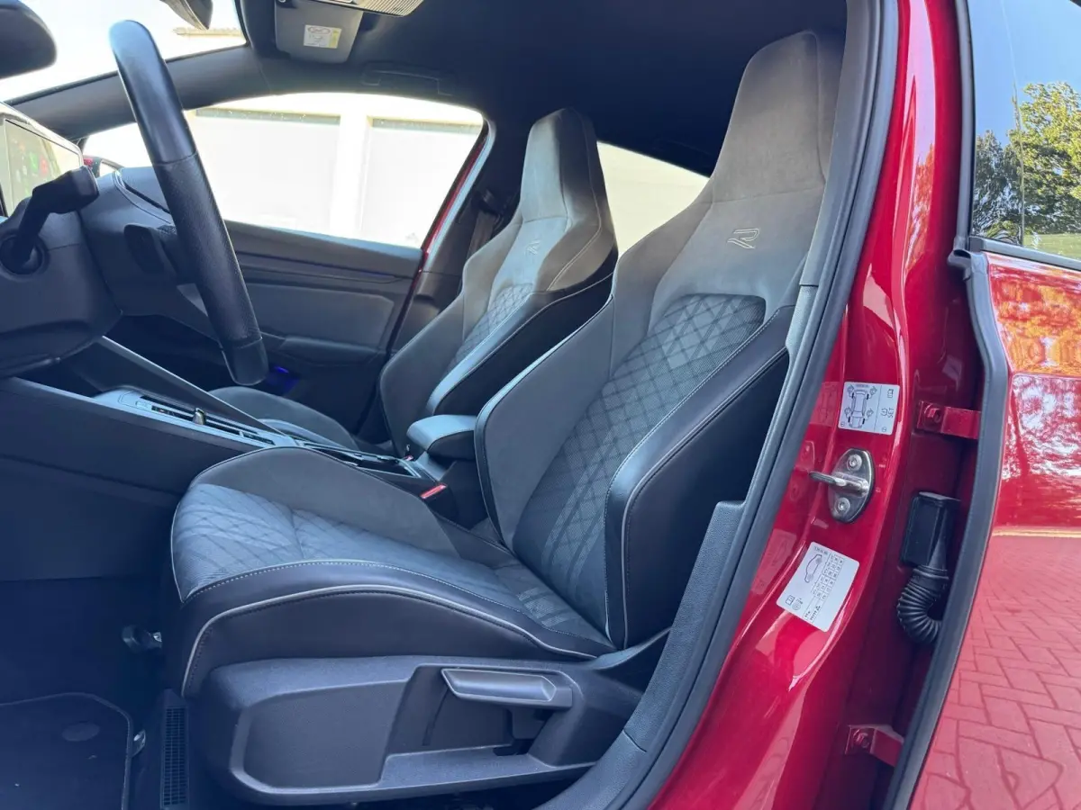 1.5 eTSI R-Line In/Exterieur | IQ Drive | Full LED | Sportstoelen | Camera | CarPlay | Adaptive Cruise | Climate | Navigatie