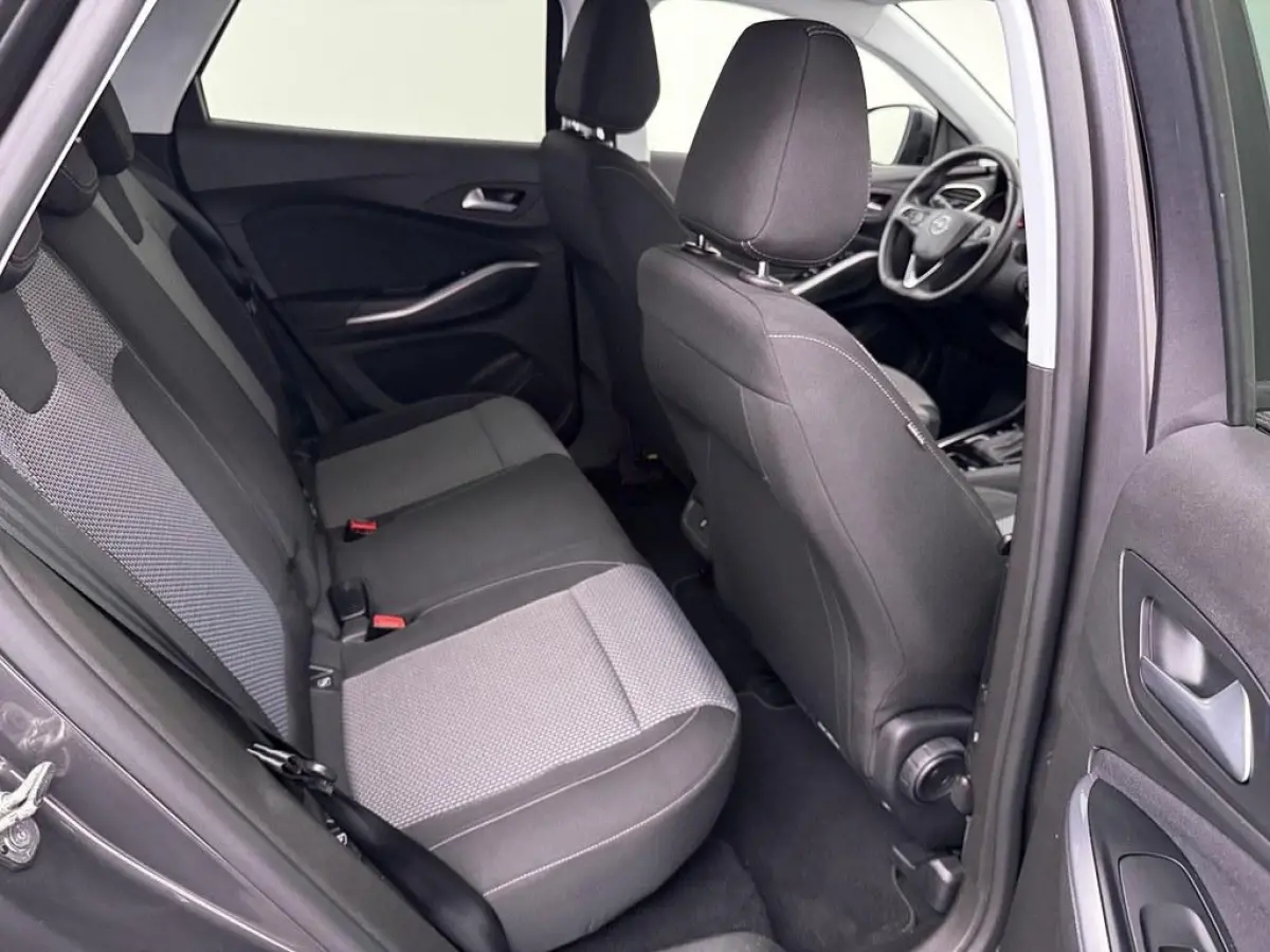 1.2 Turbo Automaat Trekhaak/Winterpakket/18inch/ Nav/CarPlay