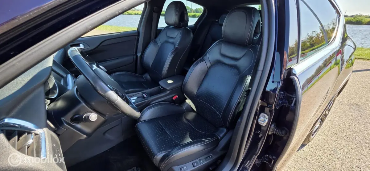 1.2 PureTech Chic, Leer, Lm velgen !!