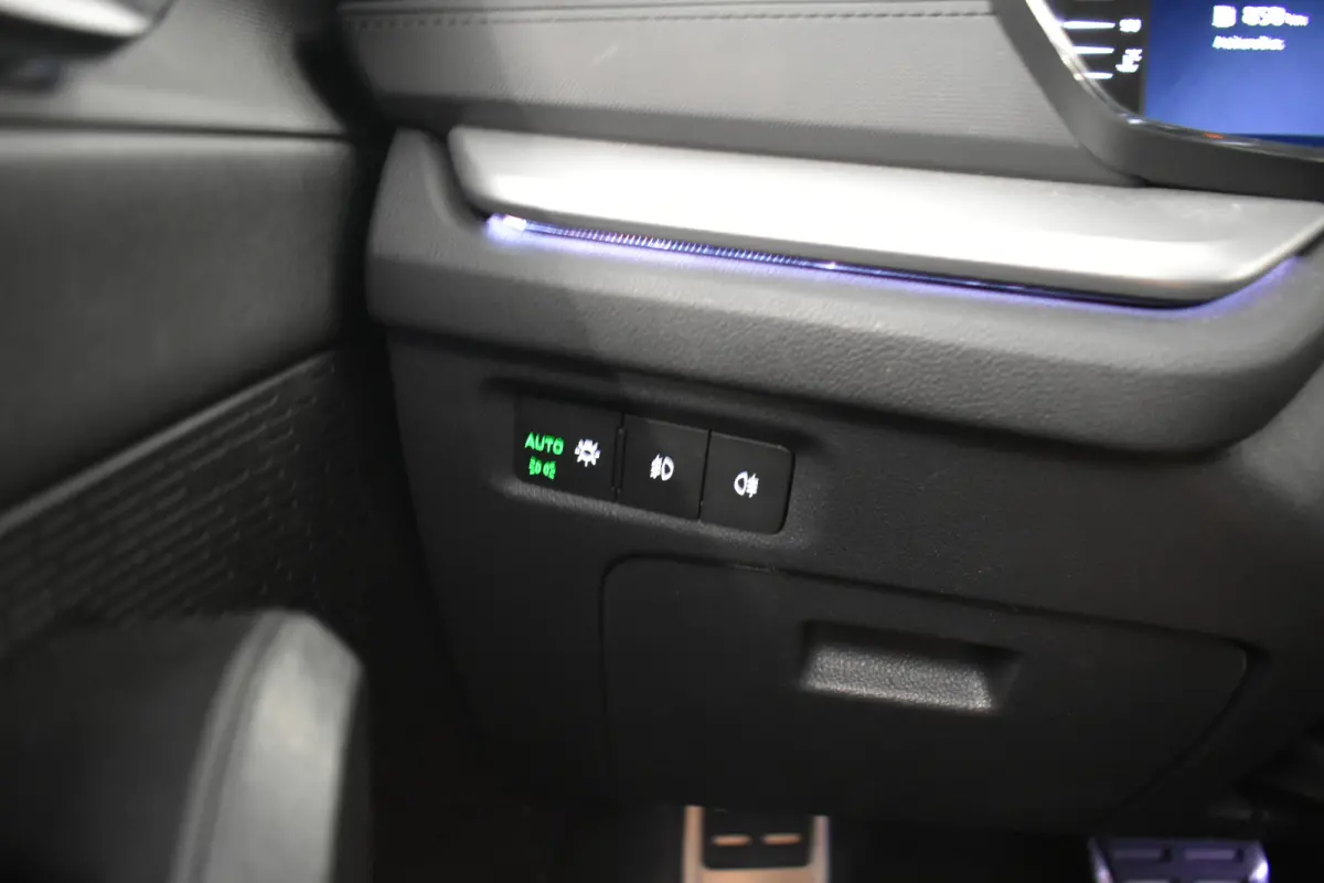 1.0 e-TSI Sportline Virtual Schaalstoelen CarPlay Stoel/stuur verw