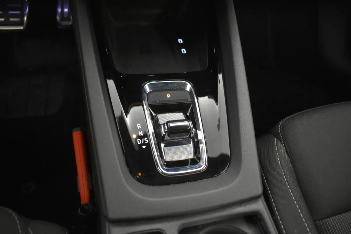 1.0 e-TSI Sportline Virtual Schaalstoelen CarPlay Stoel/stuur verw